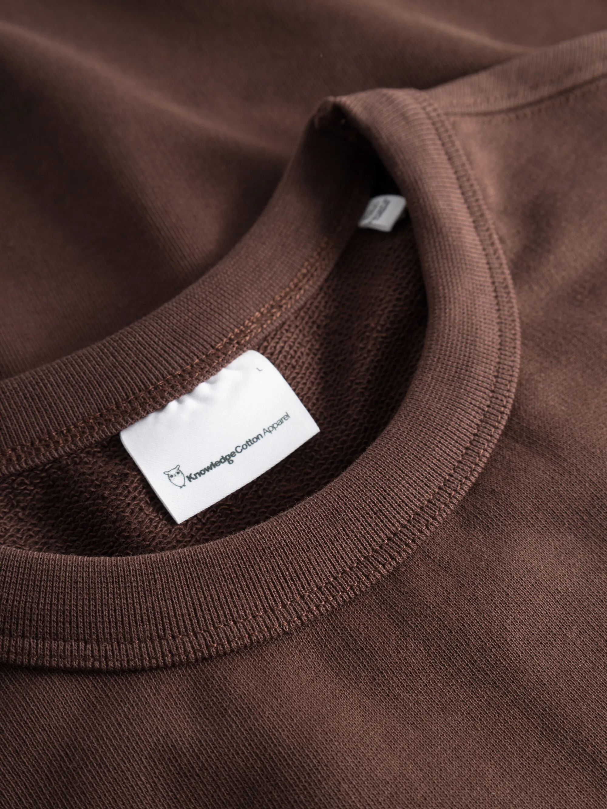 Basic badge sweat - Deep Mahogany