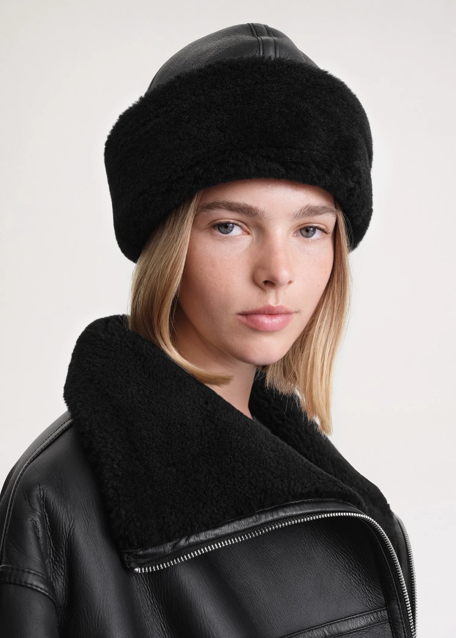 Shearling winter hat black